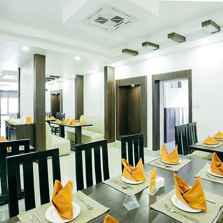 Oyo 11474 Gangaur Regency Boutique Hotel Kathmandu Buitenkant foto