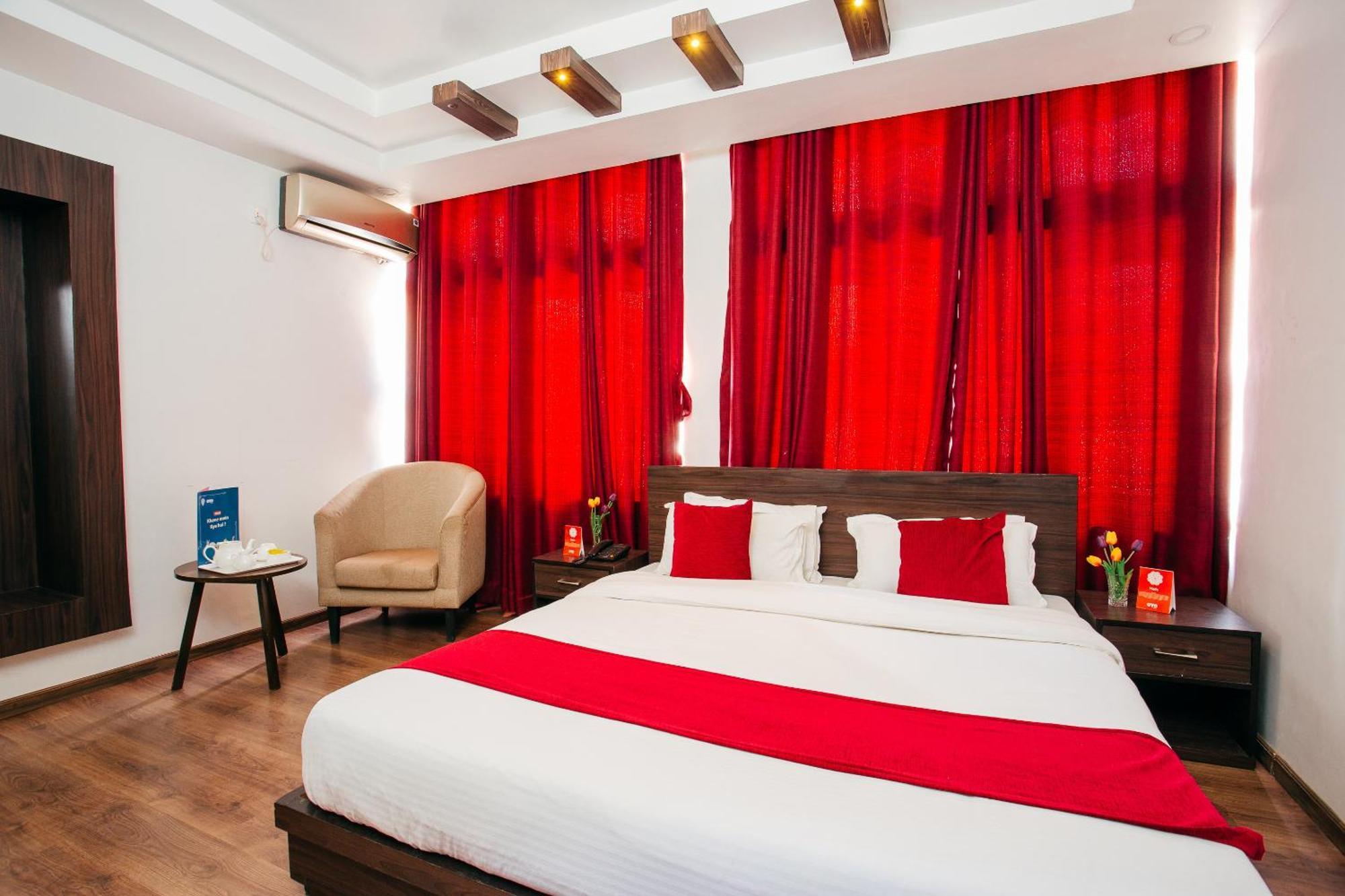 Oyo 11474 Gangaur Regency Boutique Hotel Kathmandu Buitenkant foto