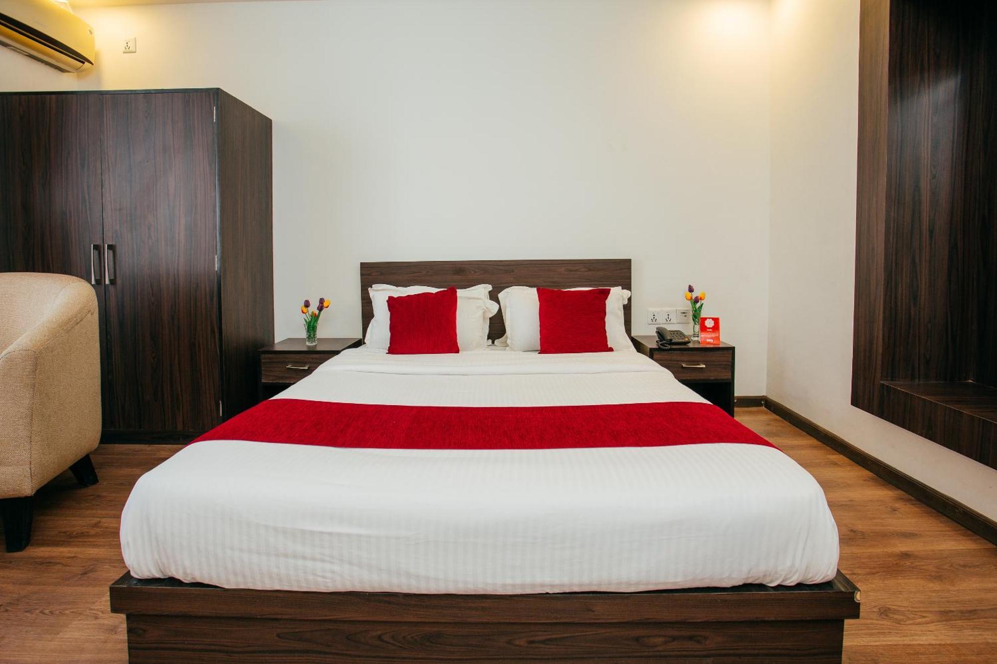 Oyo 11474 Gangaur Regency Boutique Hotel Kathmandu Buitenkant foto