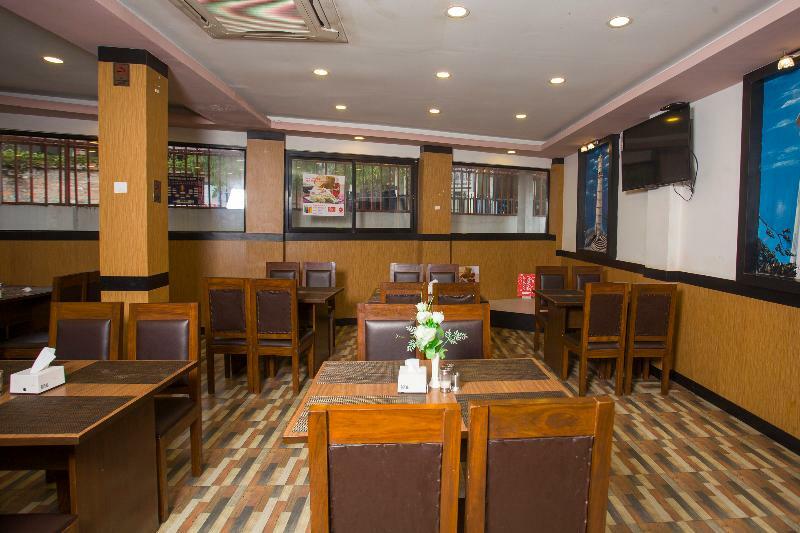 Oyo 11474 Gangaur Regency Boutique Hotel Kathmandu Buitenkant foto